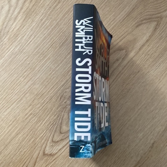 Storm Tide - Wilbur Smith, Tom Harper Book - Picture 3 of 3